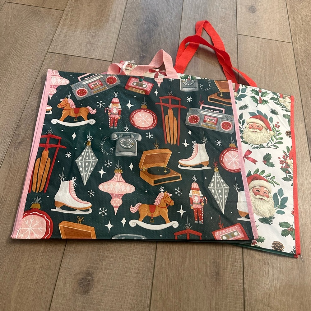 Homegoods TJMaxx Marshalls Ice Skating & Santa Print Tote Bags Set of 2 NWT